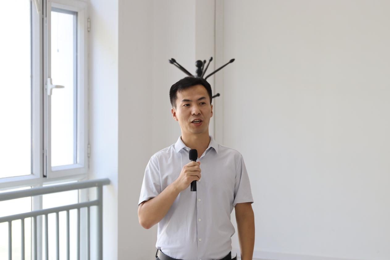 徐华校友做客“沙枣树精神”大讲堂 分享“我的求学生涯”